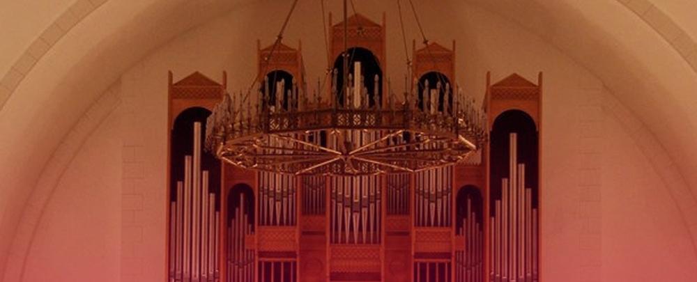 Уважаемые зрители, обратите внимание!